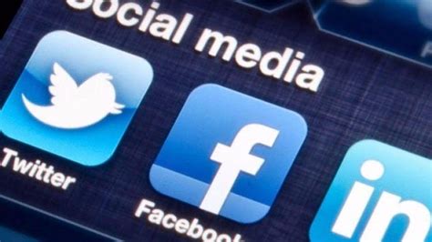 F­a­c­e­b­o­o­k­ ­v­e­ ­T­w­i­t­t­e­r­­ı­n­ ­Ç­o­k­ ­B­i­l­i­n­m­e­y­e­n­ ­U­y­g­u­l­a­m­a­l­a­r­ı­